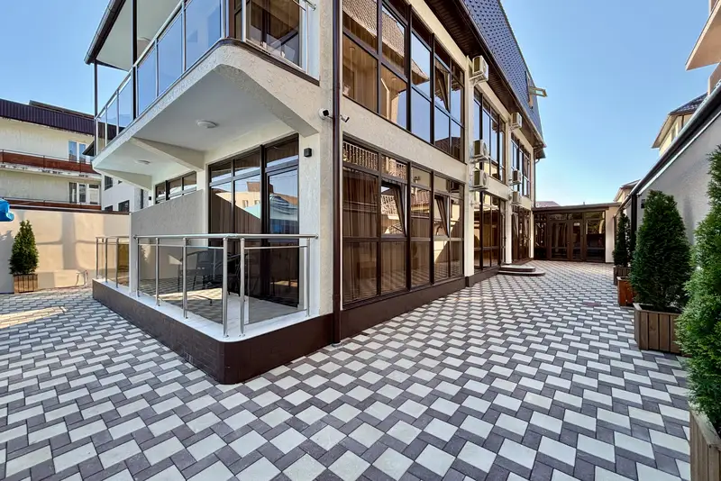 gallery_photo