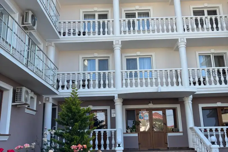 gallery_photo