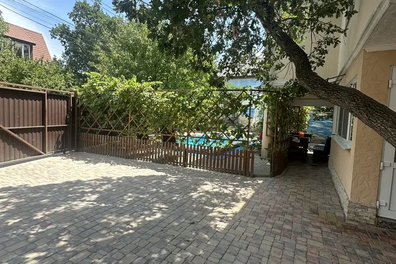gallery_photo