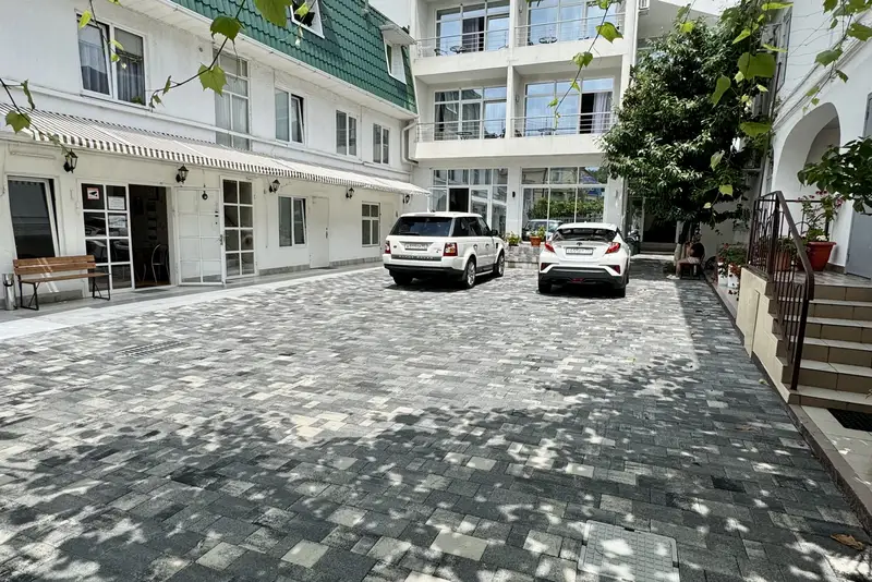 gallery_photo