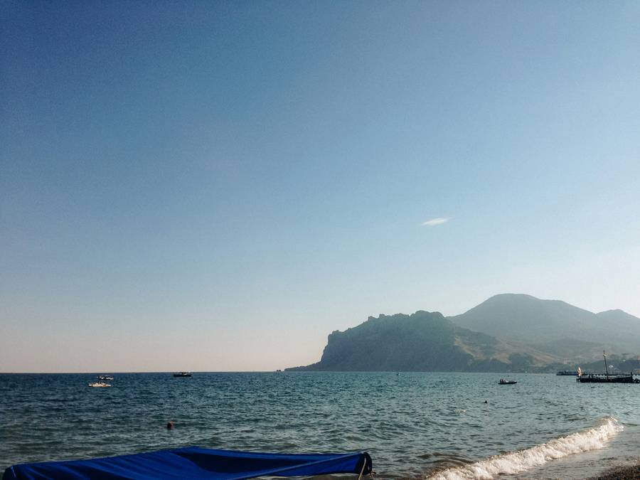 Пляж Коктебеля. Источник: unsplash.com