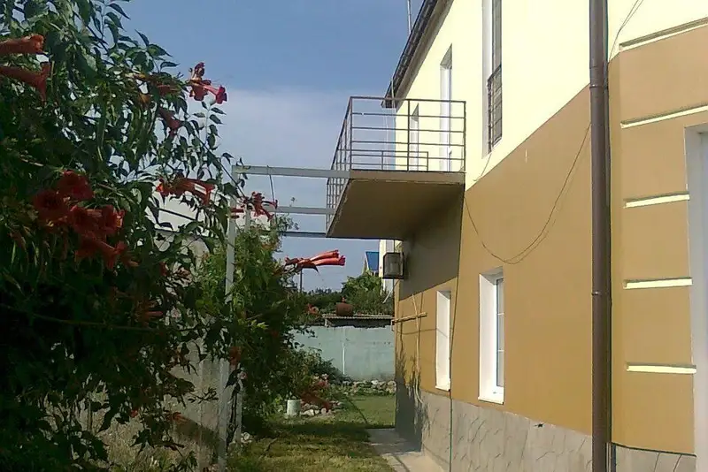gallery_photo