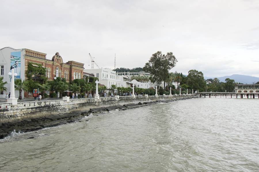 Набережная Махаджиров. Источник: фотобанк Лори