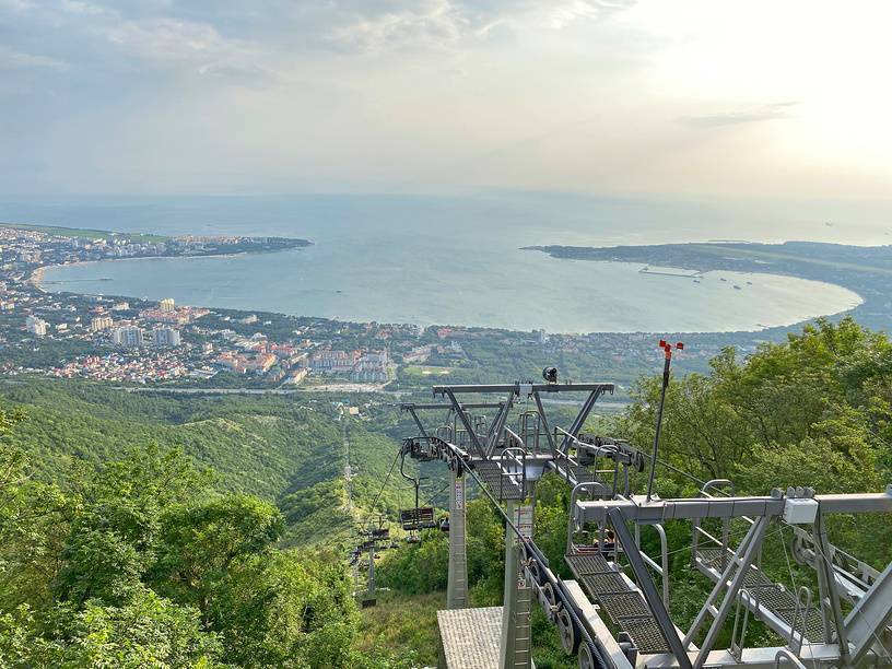 Канатная дорога парка Олимп. Источник: Lori.ru