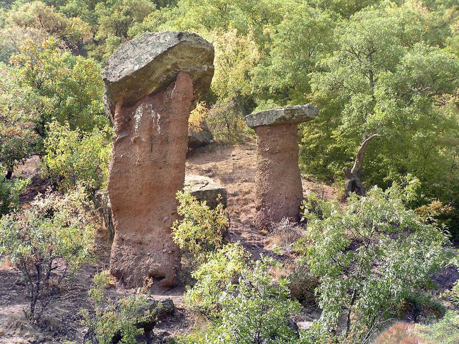 Каменные грибы долины Сотеры. Фото: kamaran.ru