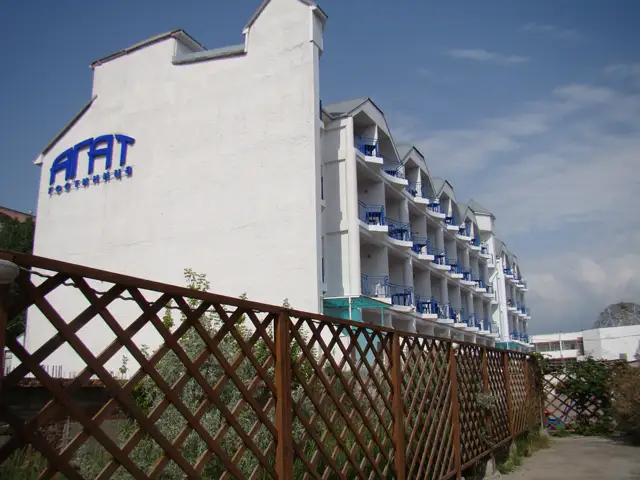 gallery_photo