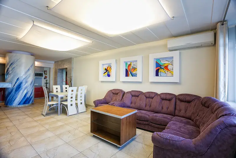 gallery_photo