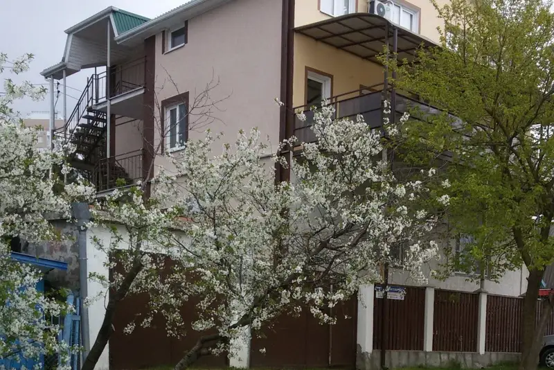 Гостевой дом «Апельсин» ул. Некрасова, д. 30