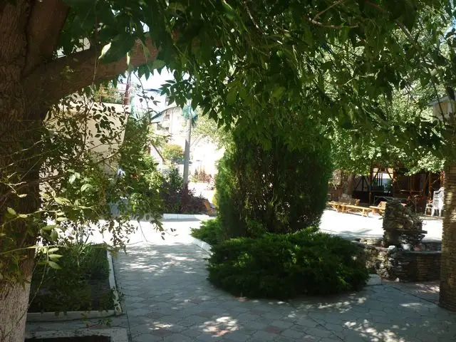 gallery_photo