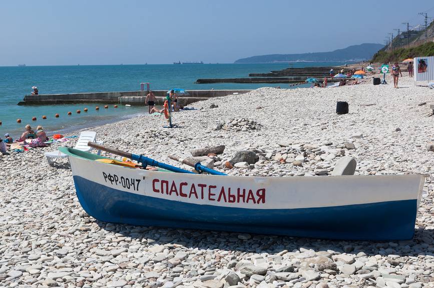 Спасательная лодка на пляже в Дедеркое.&nbsp;

©&nbsp;Николай Мухорин&nbsp;/ Фотобанк Лори

