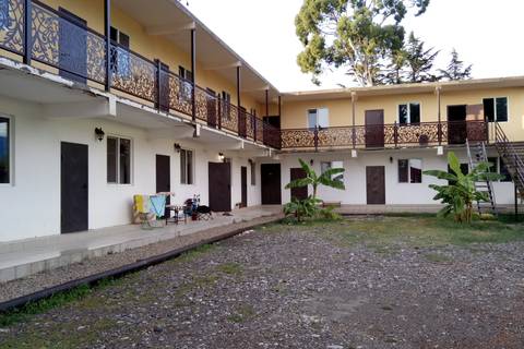 Гостевой дом «Ларго» ул. Октябрьская, д. 261 «А»