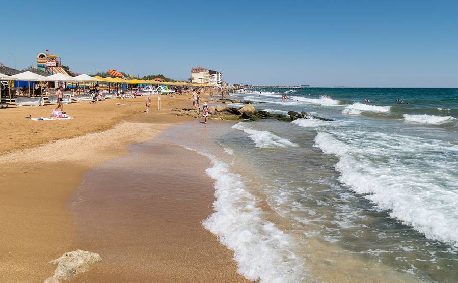 Пляж Клуб 117 в Береговом. Источник: фотобанк Лори