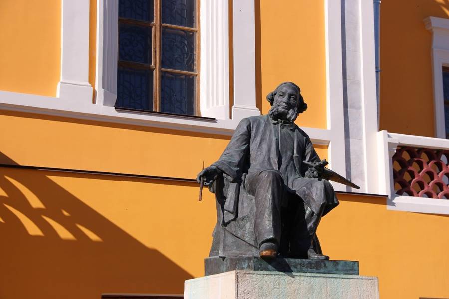 Памятник Айвазовскому. Фото:&nbsp;feotoday.ru