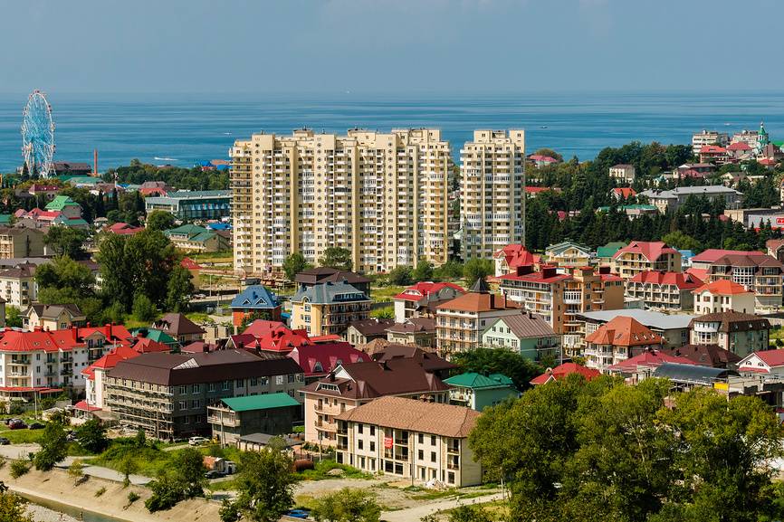 Разнообразие застройки для аренды жилья в Лазаревском. Источник: Lori.ru