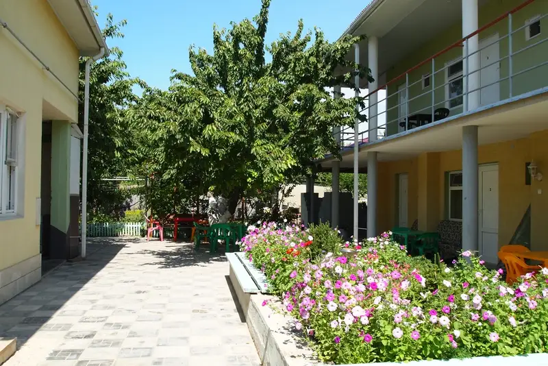 gallery_photo