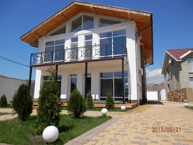 gallery_photo