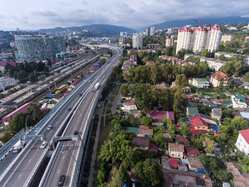 Транспортные развязки Адлера. Источник: фотобанк Лори