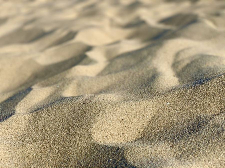 Песочек на Яхтенном пляже. Источник:&nbsp;unsplash.com