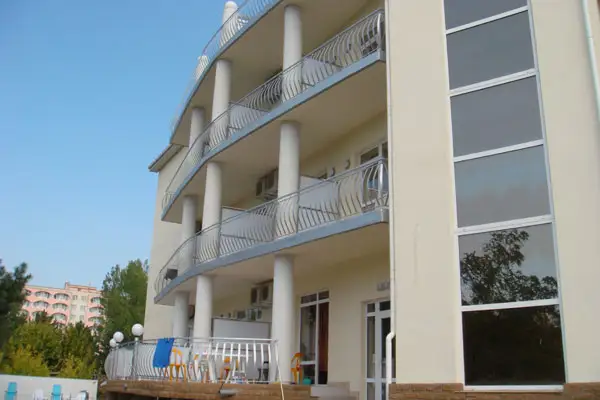 gallery_photo