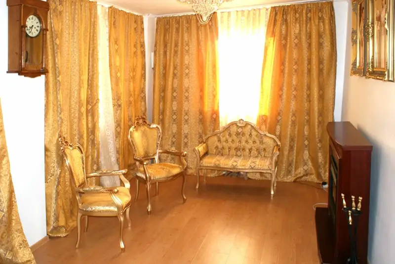 gallery_photo
