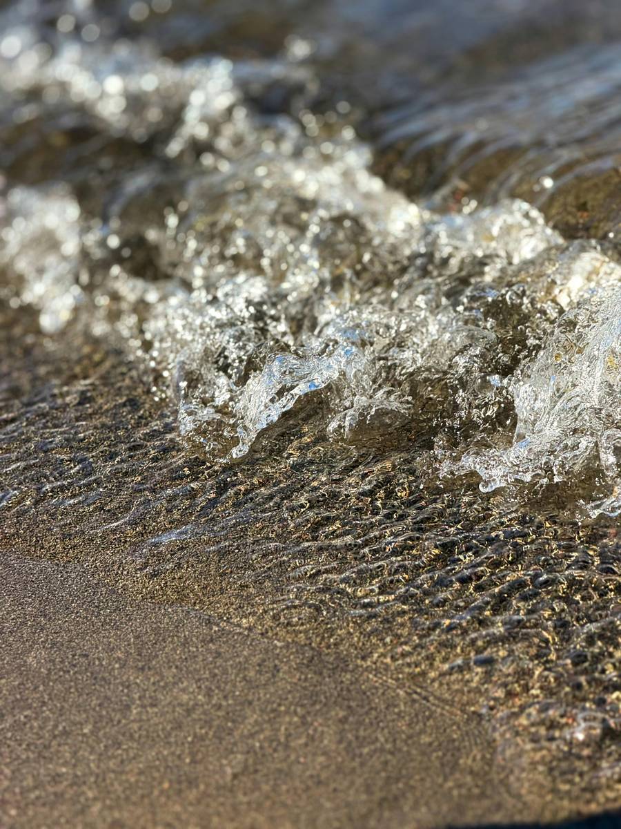 Вода в Азовском море чистая и теплая.&nbsp;Источник: pexels.com
