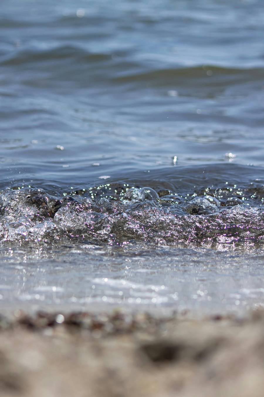 Вода на Центральном пляже Ольгинки невероятно чистая и прозрачная. Источник:&nbsp;pexels.com