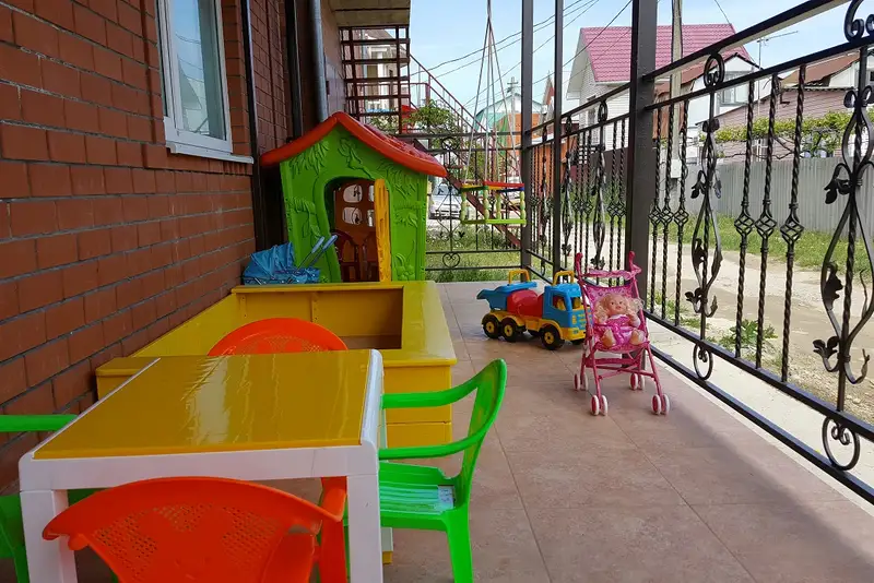 Детская площадка на территории Боярского дома на Темрюкской