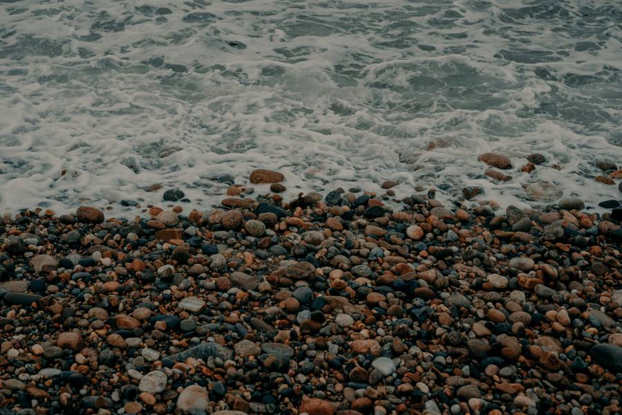 Осенний пляж в Абхазии. Источник:&nbsp;unsplash.com