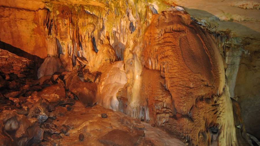 Сталактиты Воронцовских пещер