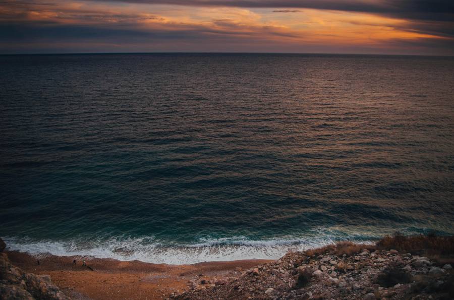 В черте Севастополя сохранилось немало диких пляжей. Источник:&nbsp;pexels.com