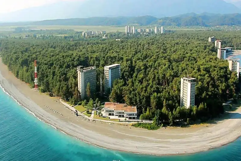 Трёхкомнатная квартира, курорт Пицунда