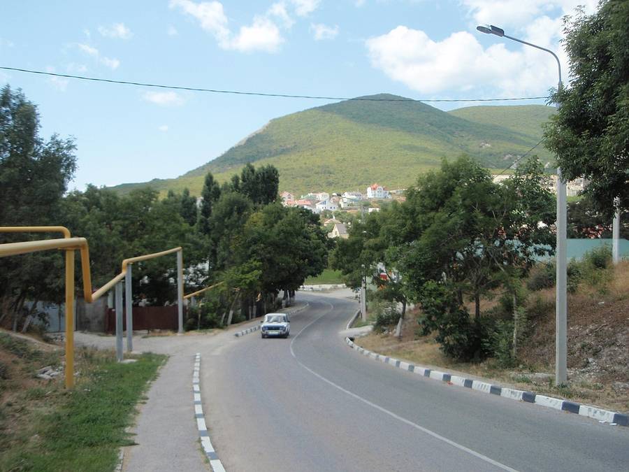 Вид с дороги на гору Колдун. Фото:&nbsp;wikimedia.org