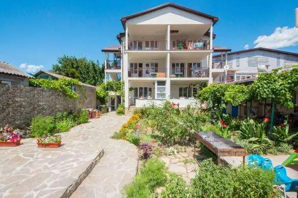 Гостевой дом на Самбурова 247 ул. Самбурова, д. 247