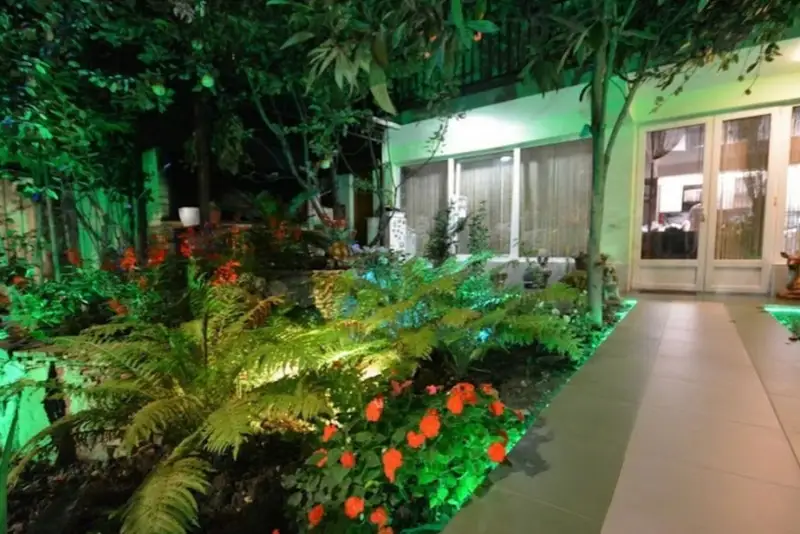 gallery_photo
