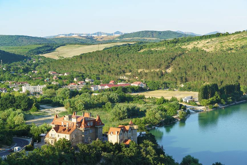 Панорама Абрау-Дюрсо. Источник: Фотобанк Лори