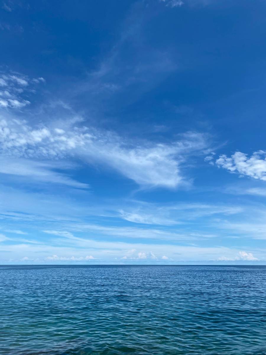 В штиль море здесь лазурное и прозрачное. Источник:&nbsp;unsplash.com