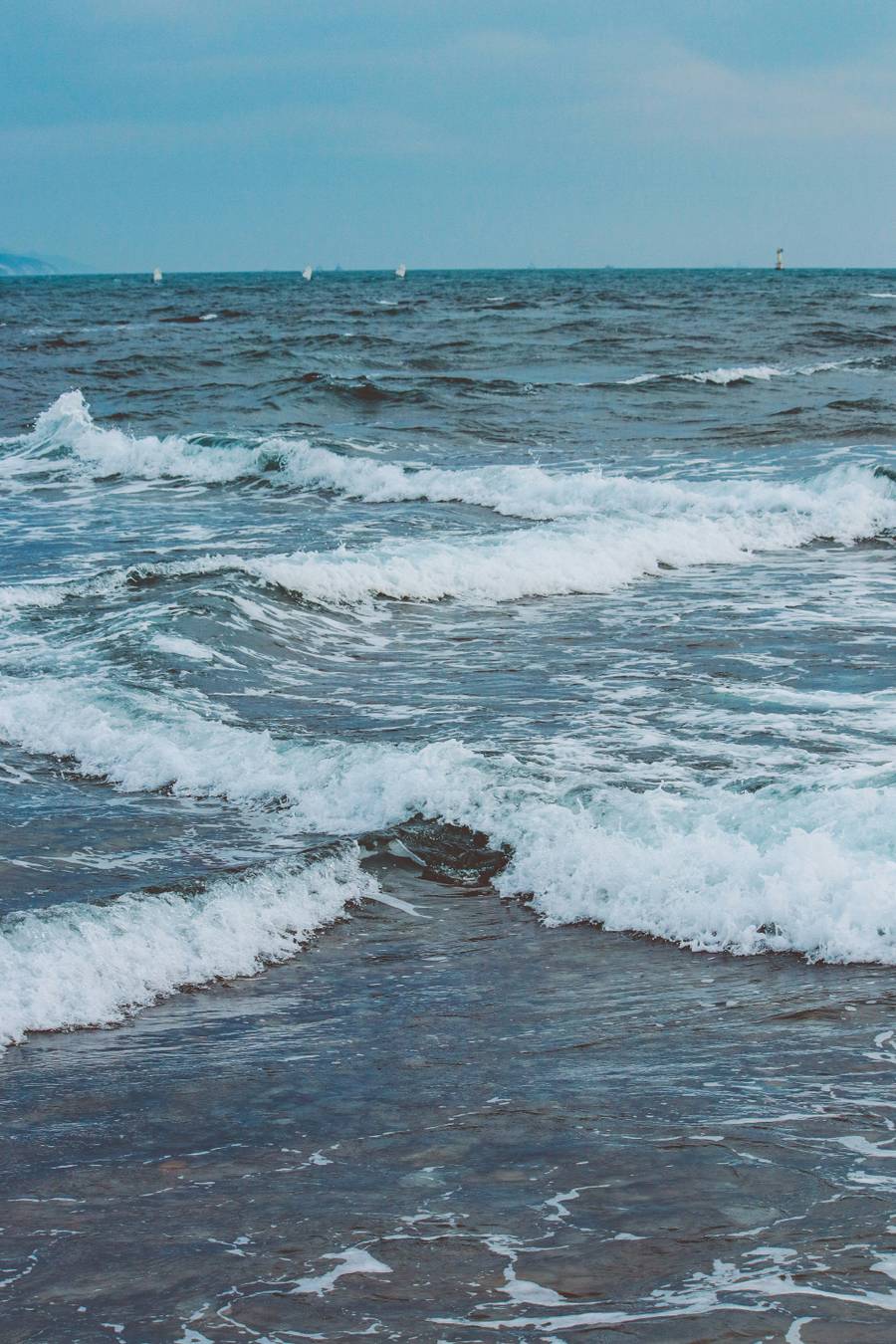 Море у берегов Новороссийска. Источник:&nbsp;unsplash.com