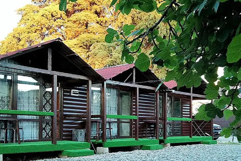 База отдыха «Инь-Ян» с. Алахадзы, ул. Шаумяна, д. 28 «А»