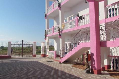 «Просто Отель» п. Заозерное, СК «Союз 2004», ул. Курортная, д. 33