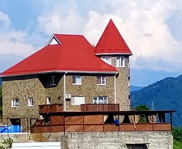 Комната в замке на высоте 160 м над уровнем моря, курорт Вардане