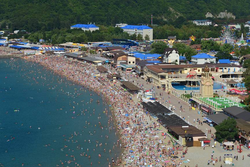 Пляж в Архипо-Осиповке. Источник: фотобанк Лори