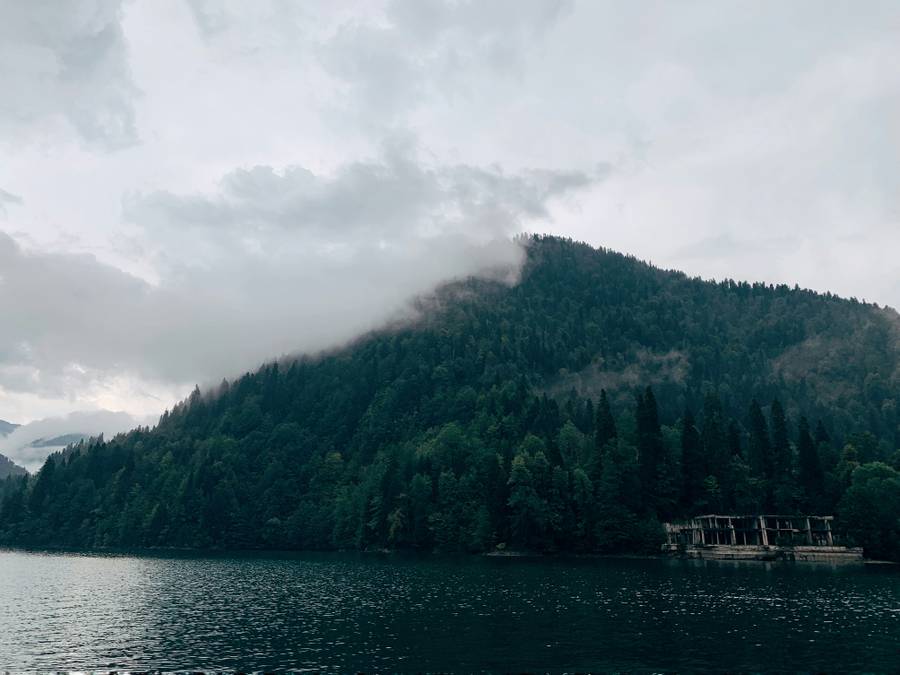Прекрасная панорама Рицы. Источник:&nbsp;unsplash.com