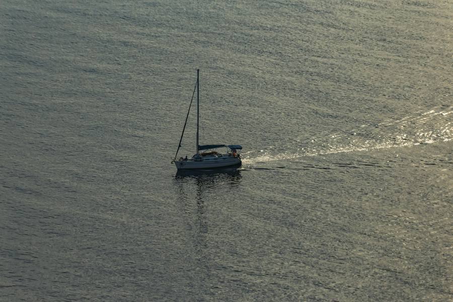 Яхта в акватории Семидворья.&nbsp;Источник: pexels.com