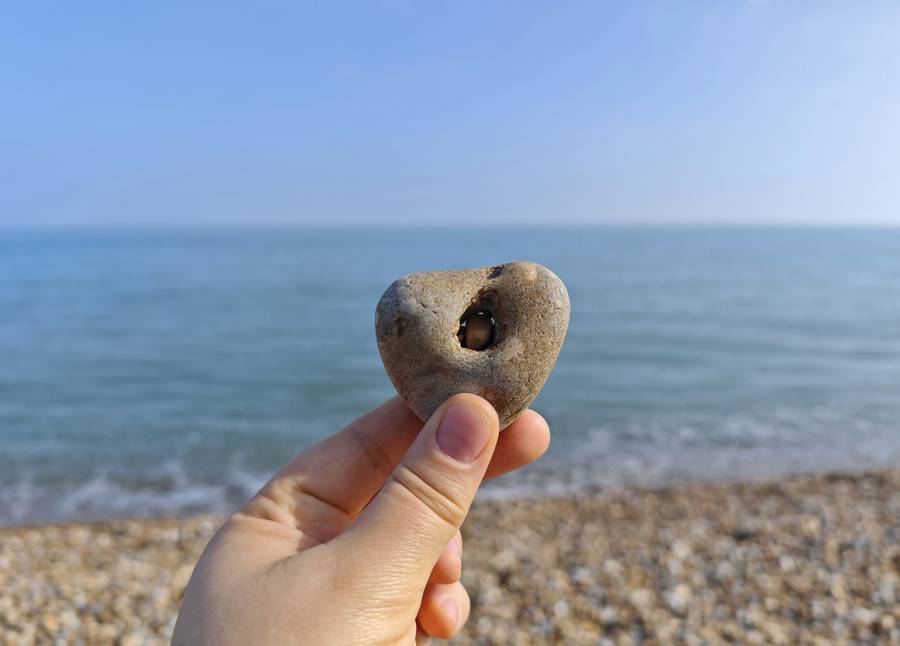 Вода на пляже Макопсе чистая и прозрачная. Источник:&nbsp;unsplash.com