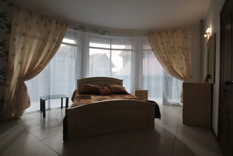 gallery_photo