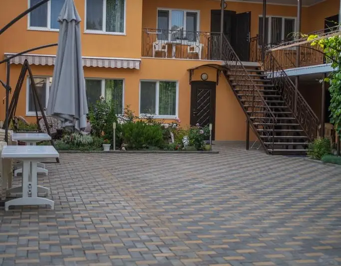 Гостевой дом «Времена года» ул. Лазурная, д. 15