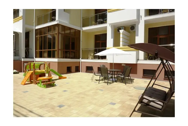 gallery_photo