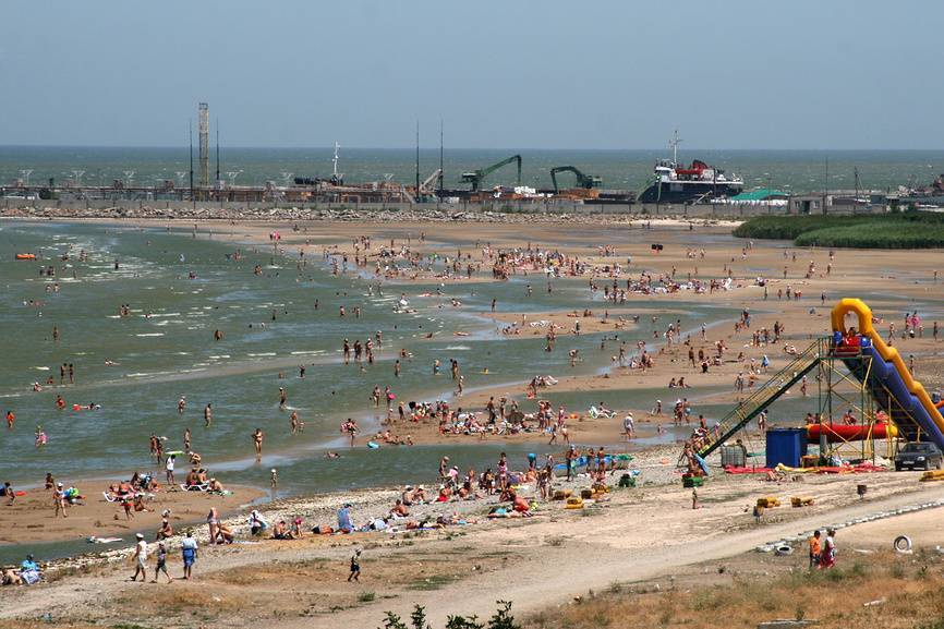 Все взморье в Ейске — песчаное. Источник: фотобанк Лори