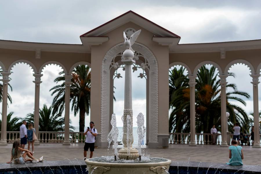 Гагрская колоннада. Источник:&nbsp;pexels.com