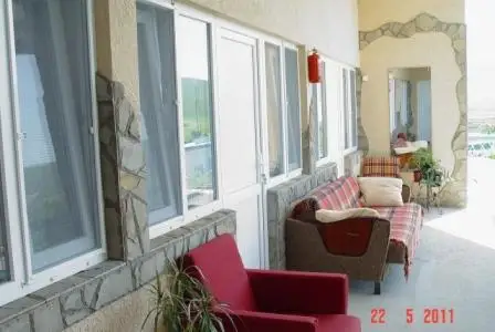 gallery_photo